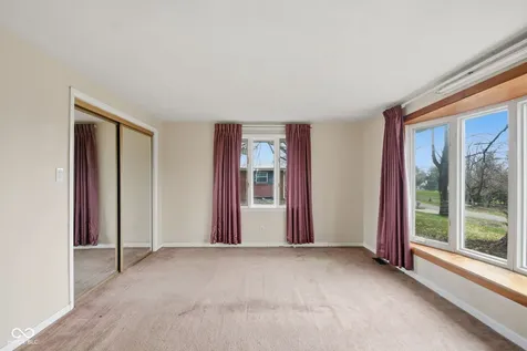 2226 Lake Drive Anderson IN 46012