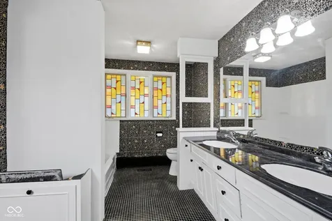 2226 Lake Drive Anderson IN 46012