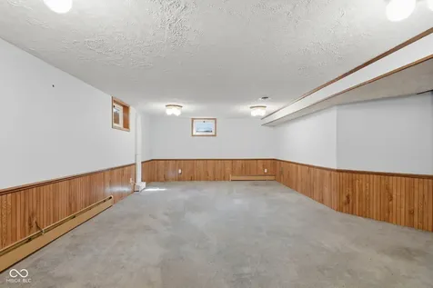 2226 Lake Drive Anderson IN 46012