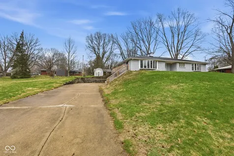 2226 Lake Drive Anderson IN 46012