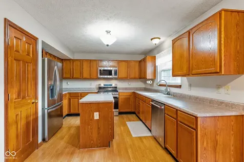 1689 Sagemeadow Drive Brownsburg IN 46112