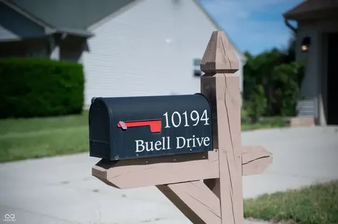 10194 Buell Drive Avon IN 46123