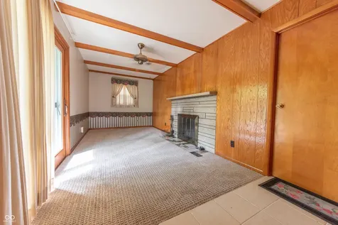 4052 Roselawn Avenue Columbus IN 47203