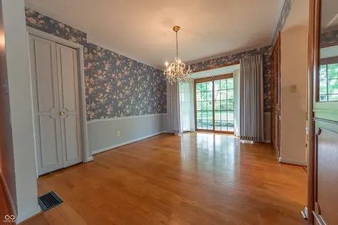 4052 Roselawn Avenue Columbus IN 47203