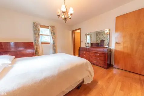 4052 Roselawn Avenue Columbus IN 47203