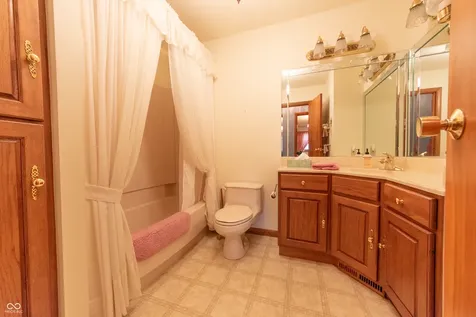 4052 Roselawn Avenue Columbus IN 47203