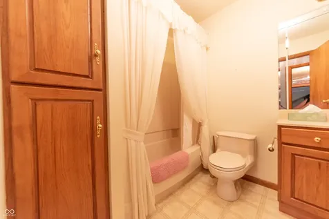 4052 Roselawn Avenue Columbus IN 47203