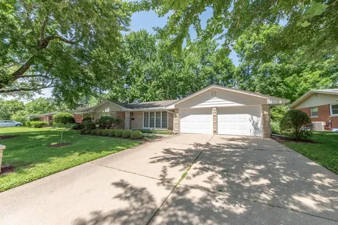 4052 Roselawn Avenue Columbus IN 47203