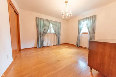 4052 Roselawn Avenue Columbus IN 47203
