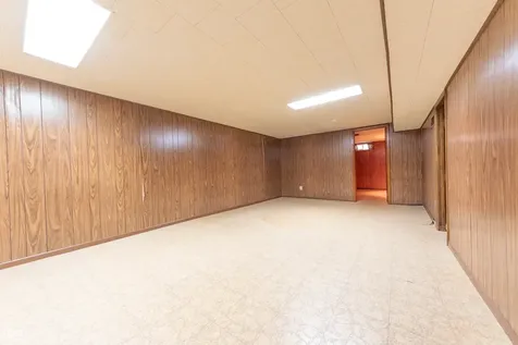 4052 Roselawn Avenue Columbus IN 47203