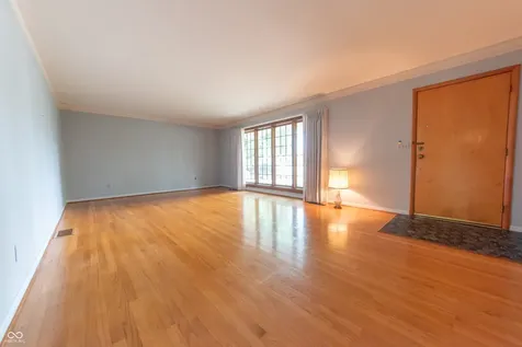 4052 Roselawn Avenue Columbus IN 47203