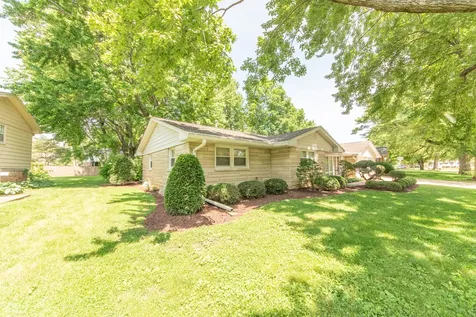 4052 Roselawn Avenue Columbus IN 47203