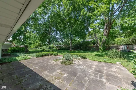 4052 Roselawn Avenue Columbus IN 47203