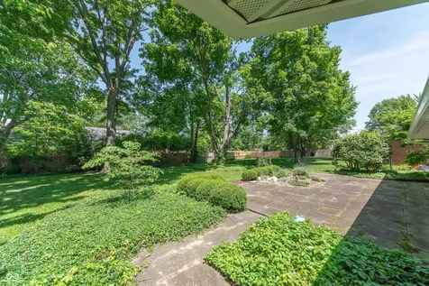 4052 Roselawn Avenue Columbus IN 47203