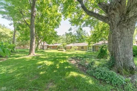 4052 Roselawn Avenue Columbus IN 47203