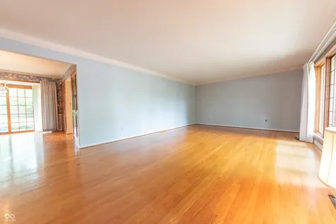 4052 Roselawn Avenue Columbus IN 47203