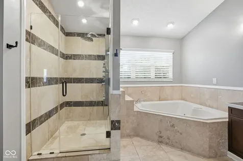 8078 Windham Lake Way Indianapolis IN 46214