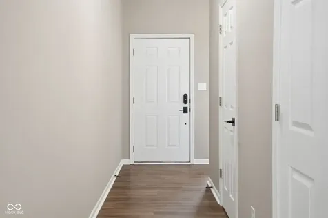 8078 Windham Lake Way Indianapolis IN 46214