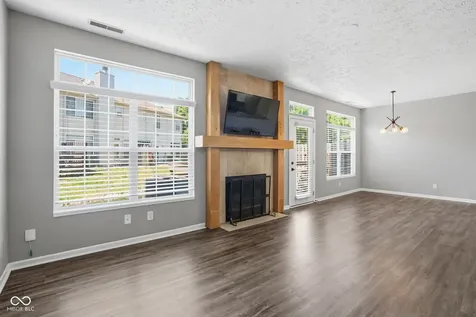 8078 Windham Lake Way Indianapolis IN 46214