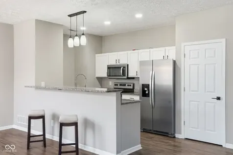 8078 Windham Lake Way Indianapolis IN 46214