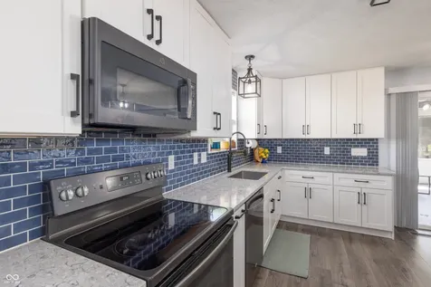 9923 S Redmond Court Indianapolis IN 46236
