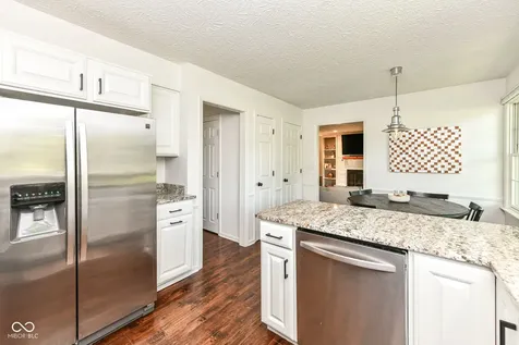 485 Meadowview Court Carmel IN 46032