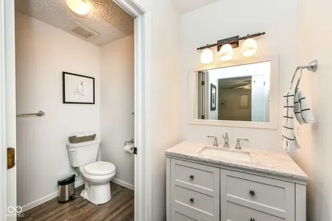 485 Meadowview Court Carmel IN 46032