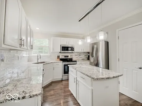 6215 Valleyview Drive Fishers IN 46038