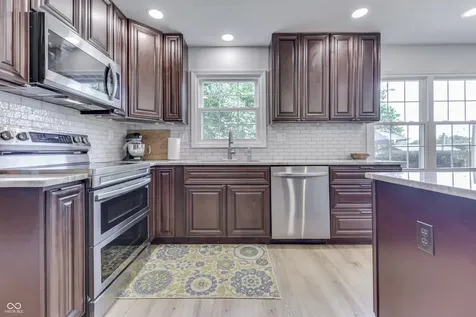 6724 W Sweet Creek Drive New Palestine IN 46163