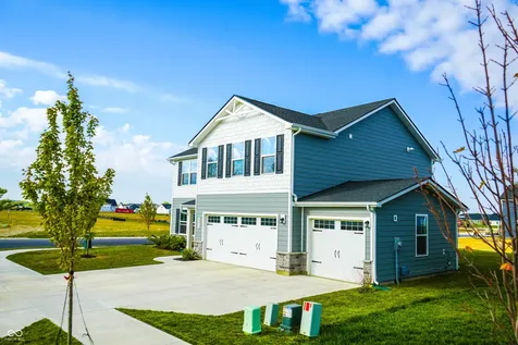 2216 Holiday Creek Drive Whitestown IN 46075