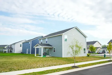 2216 Holiday Creek Drive Whitestown IN 46075