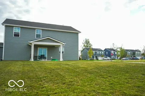 2216 Holiday Creek Drive Whitestown IN 46075