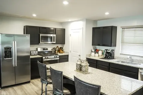 2216 Holiday Creek Drive Whitestown IN 46075