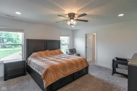 1054 E Valley Oak Court Mooresville IN 46158