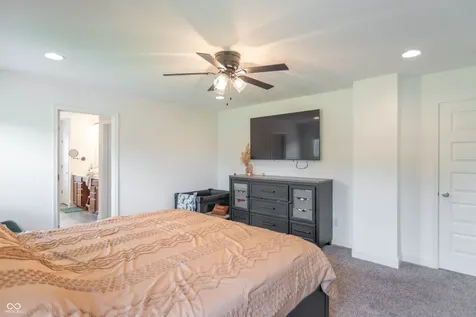 1054 E Valley Oak Court Mooresville IN 46158