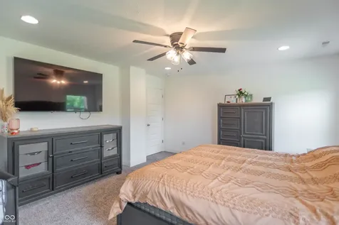 1054 E Valley Oak Court Mooresville IN 46158