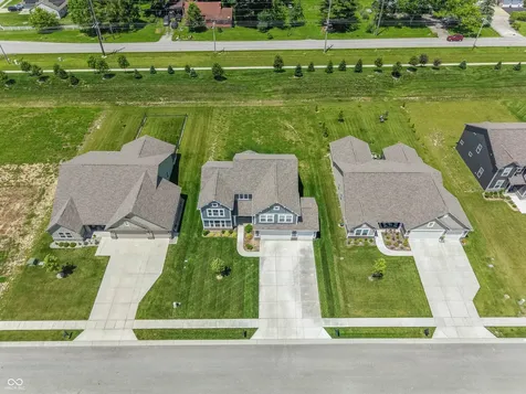 1054 E Valley Oak Court Mooresville IN 46158