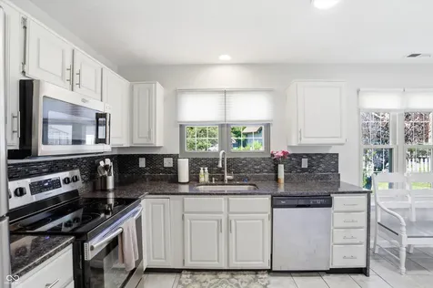 8323 La Habra Lane Indianapolis IN 46236