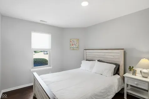8323 La Habra Lane Indianapolis IN 46236