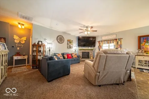 129 Larimar Way Whiteland IN 46184