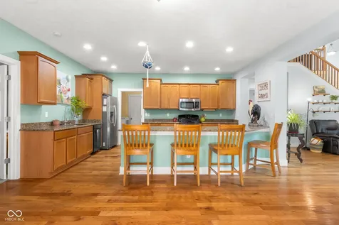 9598 W 300 S Columbus IN 47201