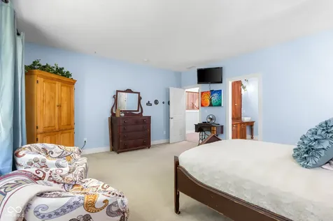 9598 W 300 S Columbus IN 47201