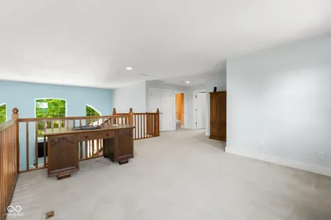 9598 W 300 S Columbus IN 47201
