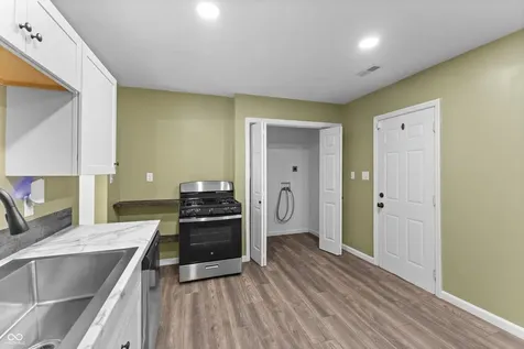 1922 Wallace Avenue Columbus IN 47201