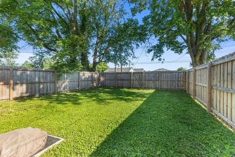1922 Wallace Avenue Columbus IN 47201
