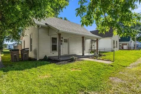 1922 Wallace Avenue Columbus IN 47201