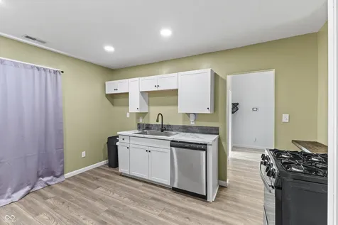 1922 Wallace Avenue Columbus IN 47201
