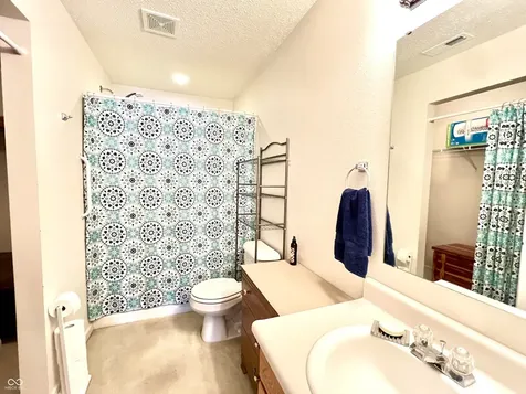 949 Runnymede Drive Greenfield IN 46140