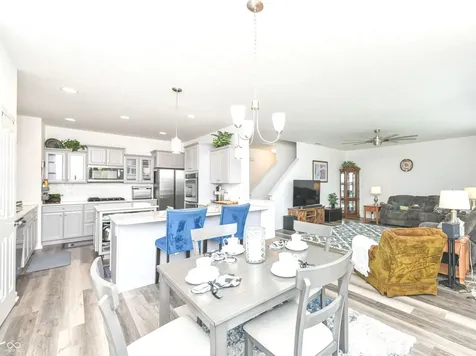 5583 W Port Drive Mccordsville IN 46055