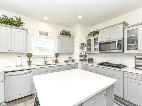 5583 W Port Drive Mccordsville IN 46055